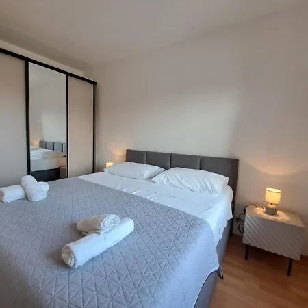 Apartment Karmen Primosten