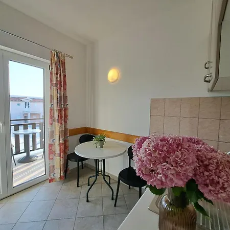 Apartment Karmen *