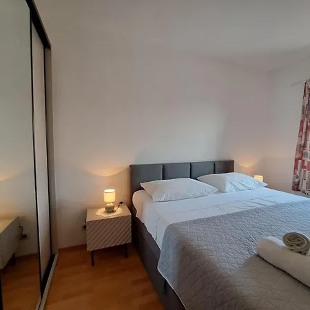Karmen Apartamento Primošten