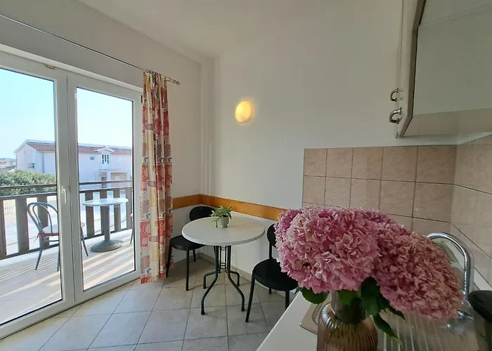 Apartman Karmen *